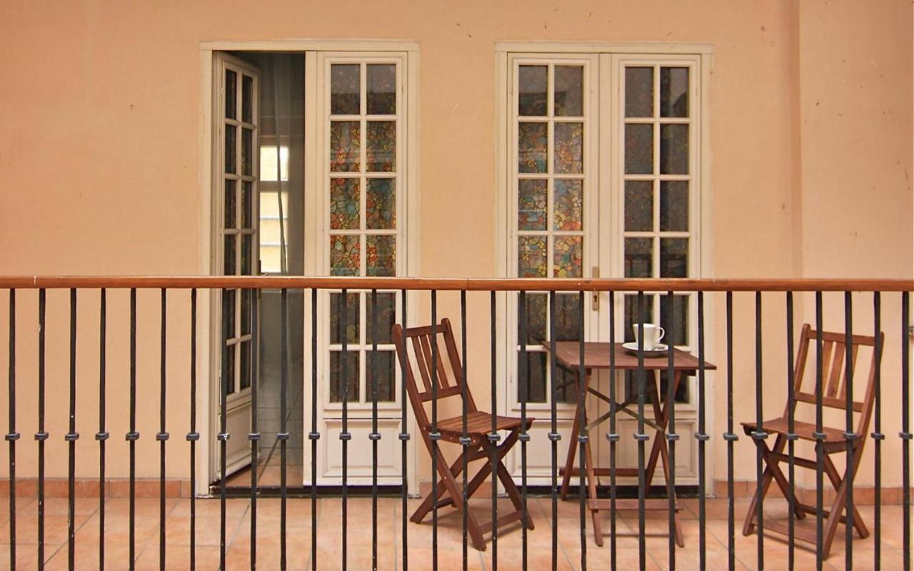 Historical Apartment With Balcony Прага Екстериор снимка